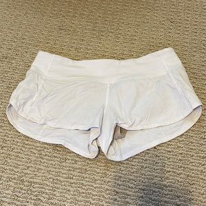 Lululemon white speed up short 2.5inch